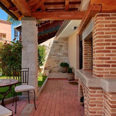 Holiday House Arena Pula Luaran gambar