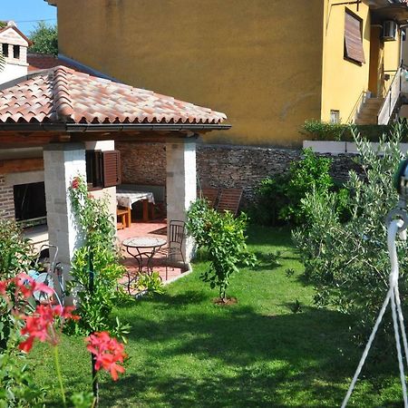 Holiday House Arena Pula Luaran gambar
