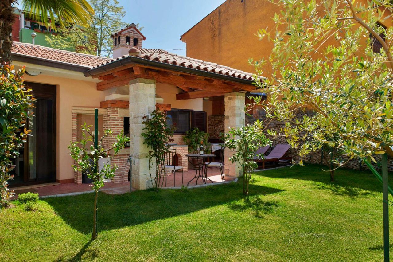 Holiday House Arena Pula Luaran gambar