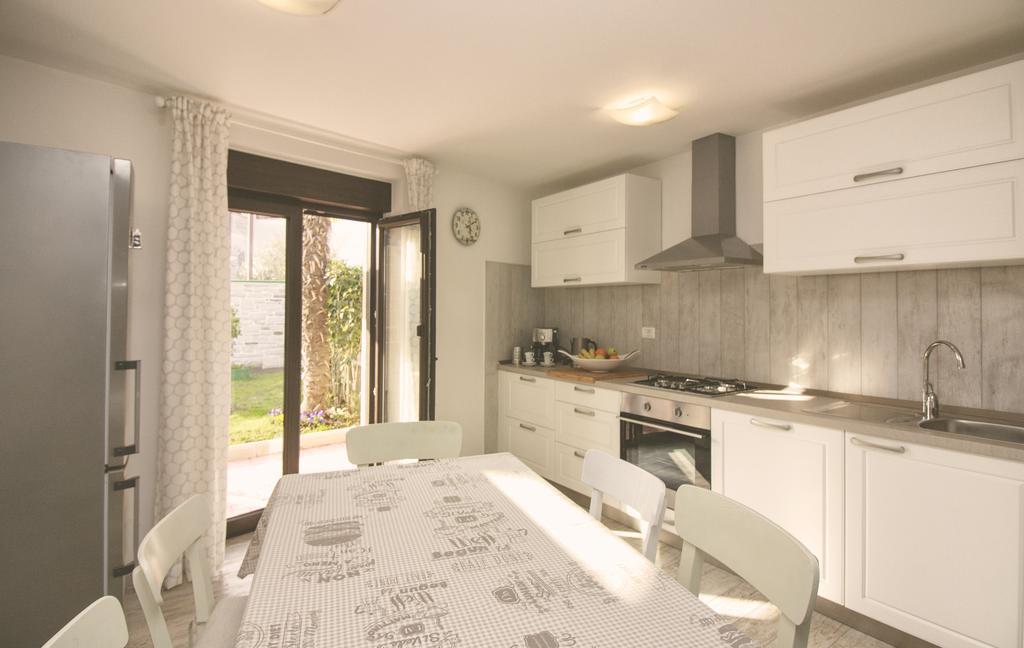 Holiday House Arena Pula Luaran gambar