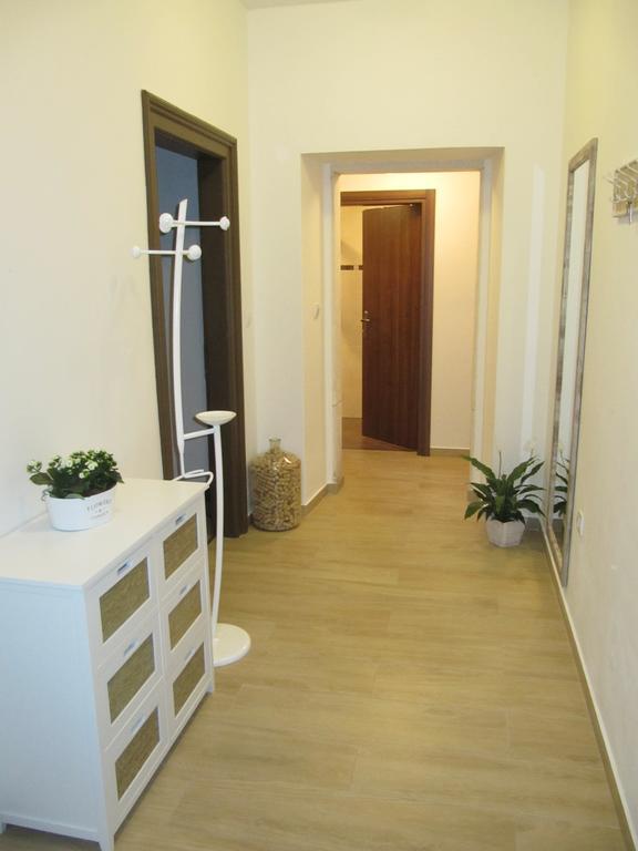 Holiday House Arena Pula Luaran gambar