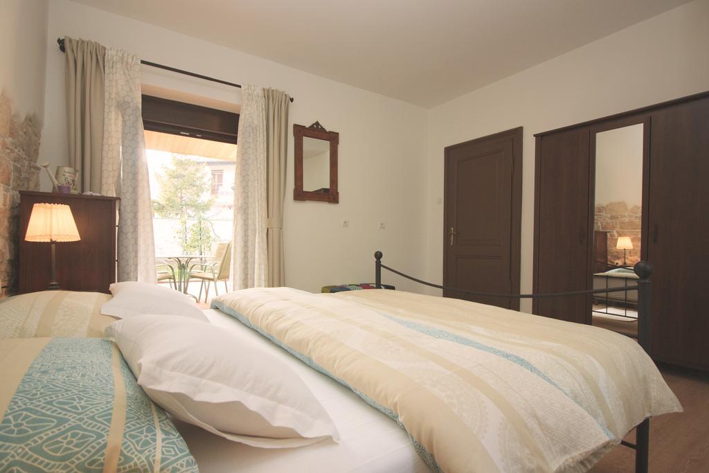 Holiday House Arena Pula Luaran gambar