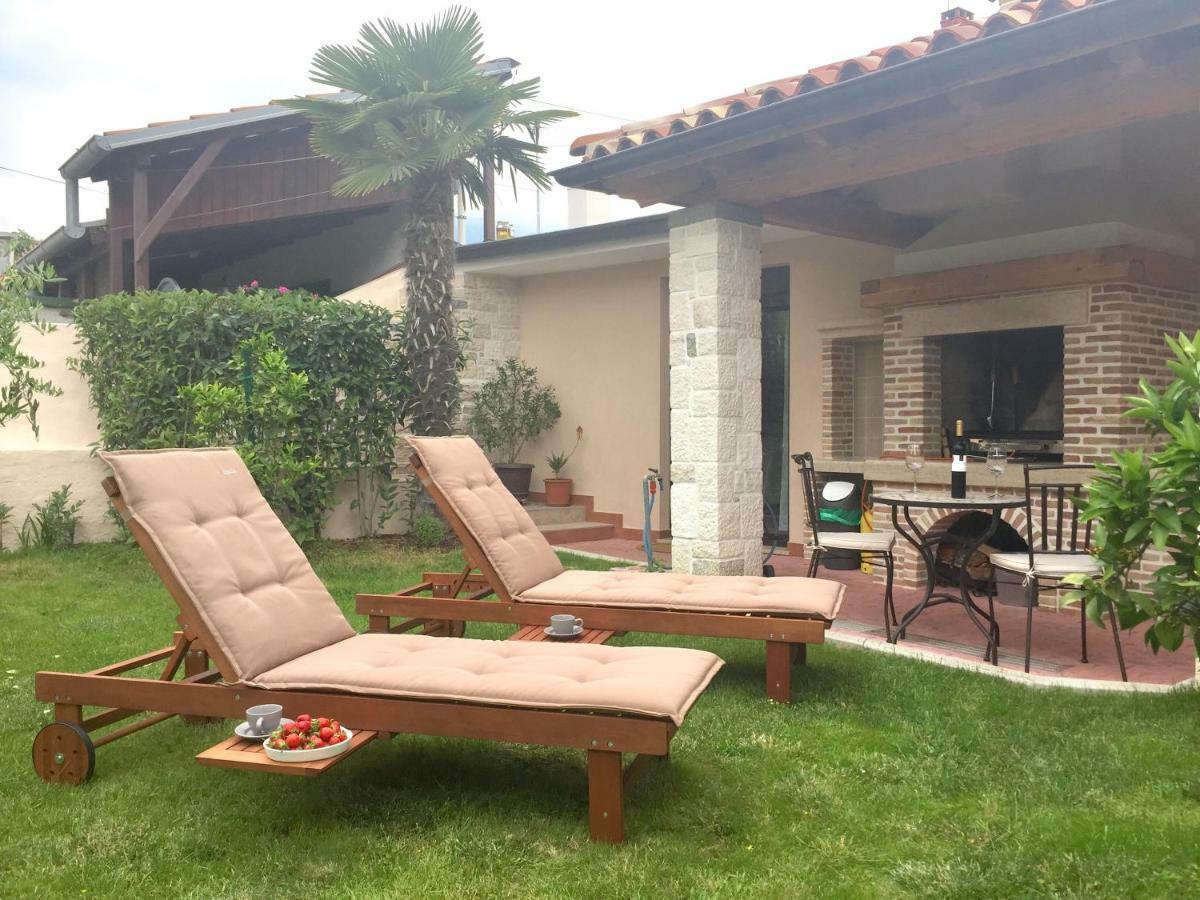 Holiday House Arena Pula Luaran gambar