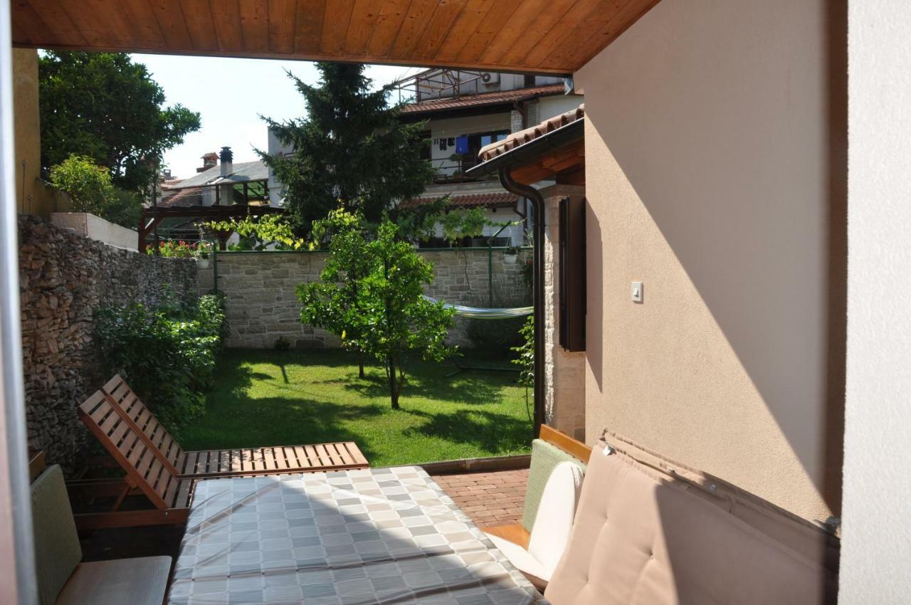 Holiday House Arena Pula Luaran gambar