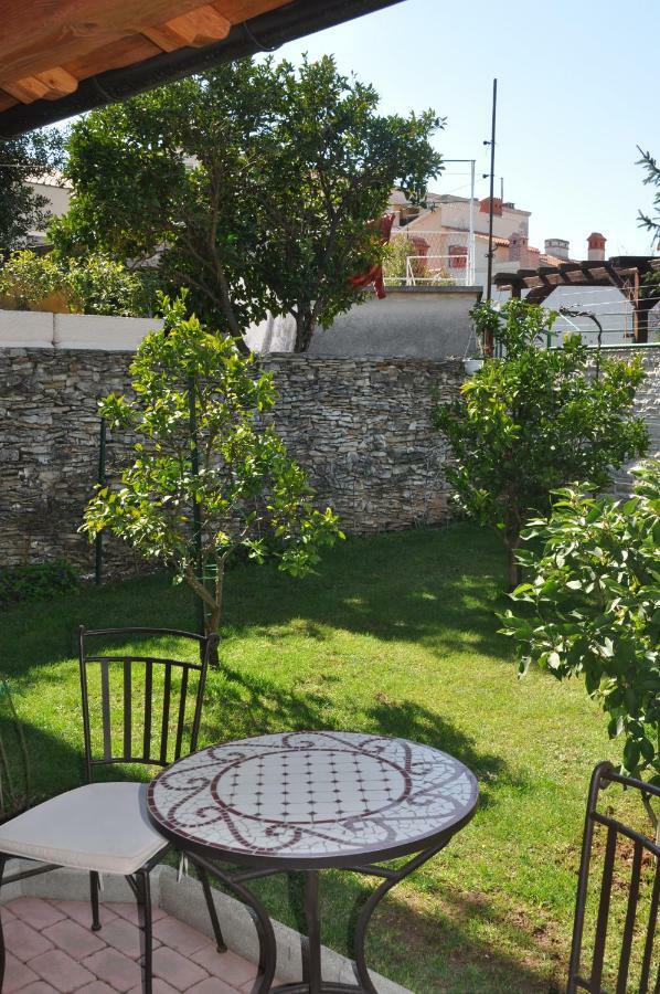 Holiday House Arena Pula Luaran gambar